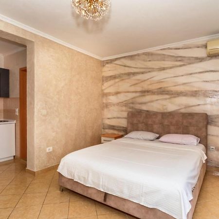 Ani Apartmani Dobra Voda Exteriér fotografie