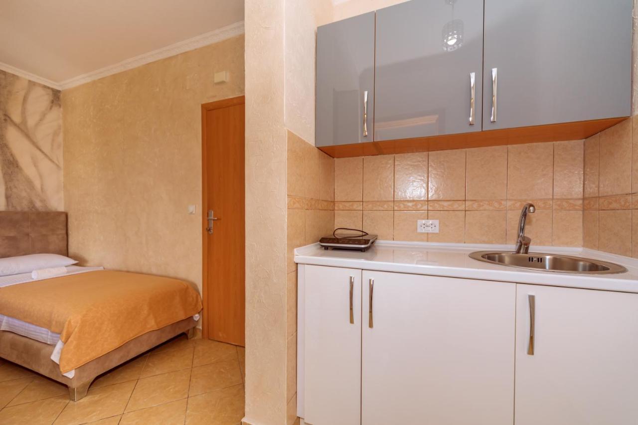 Ani Apartmani Dobra Voda Exteriér fotografie